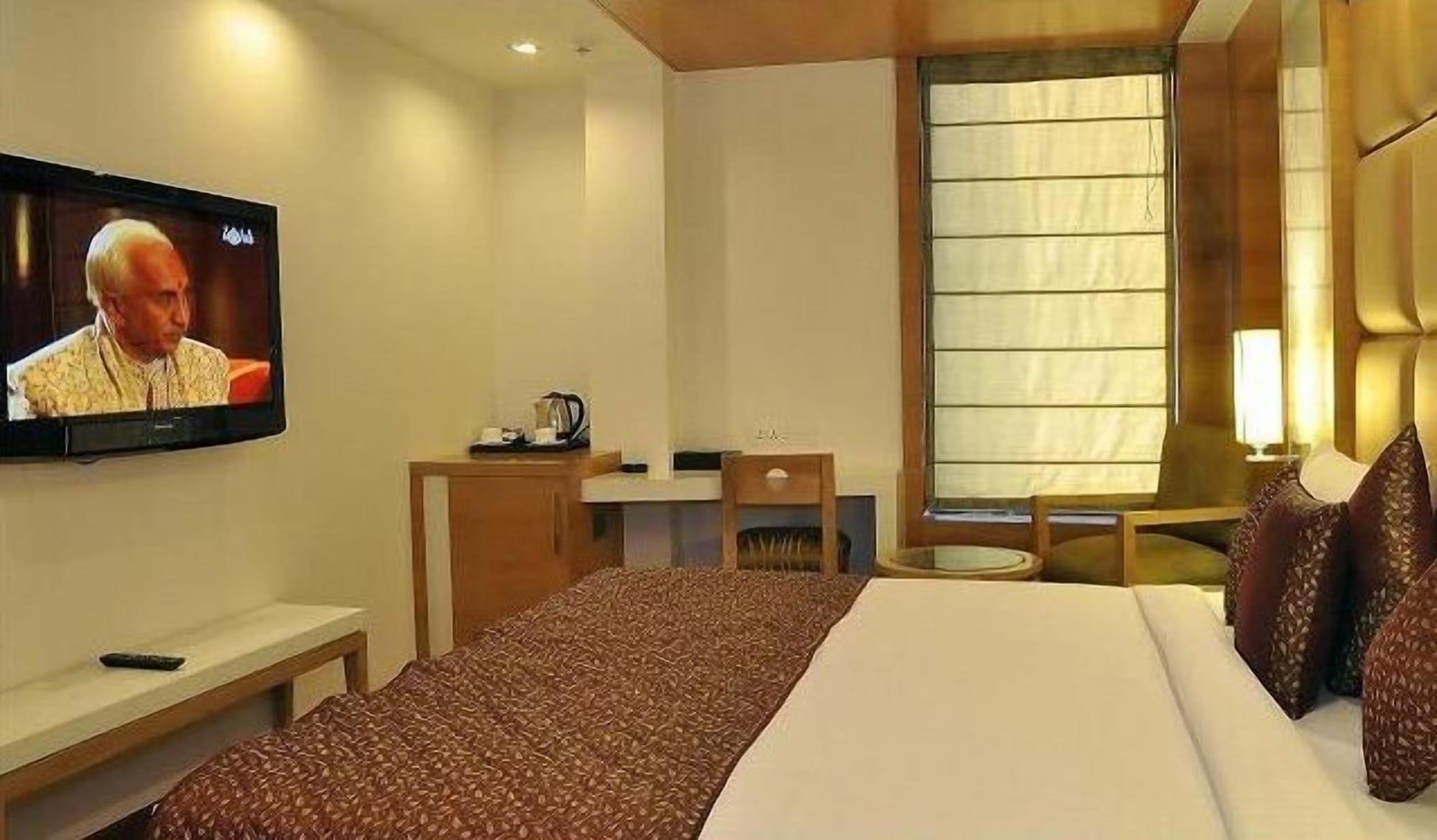 Almondz Hotel New Delhi