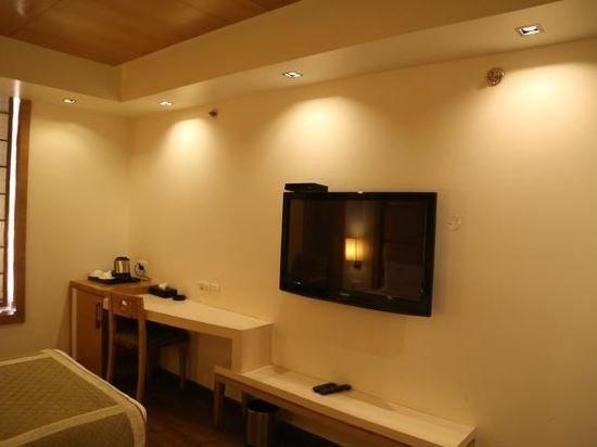 Almondz 3* New Delhi